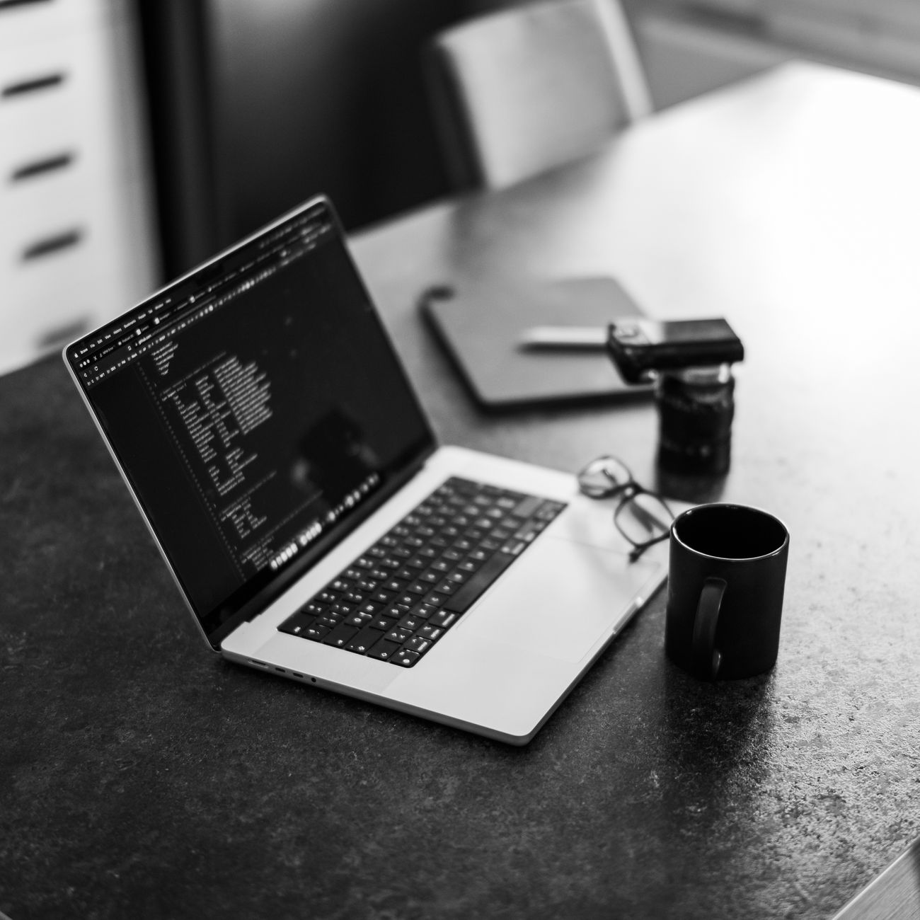 Poste de travail avec code à l'écran